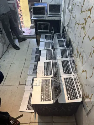 Laptop Apple MacBook Air 2017 8GB Intel Core i5 SSD 256GB