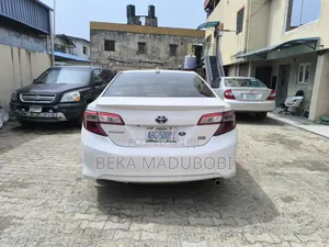 Toyota Camry LE 4dr Sedan w/Prod. End 11/13 (2.5L 4cyl 6A) 2014 White