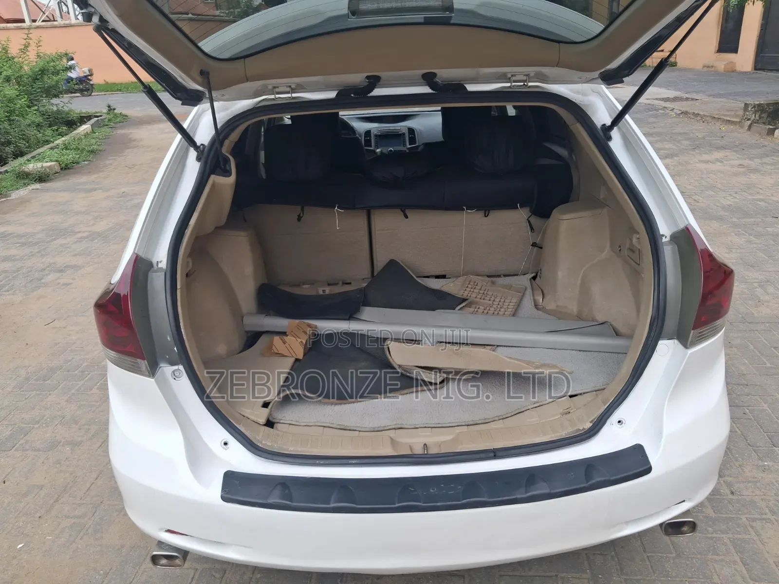 Toyota Venza AWD 2010 White