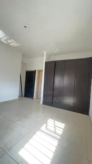 Mini Flat in Canal West Estate, Osapa london for rent