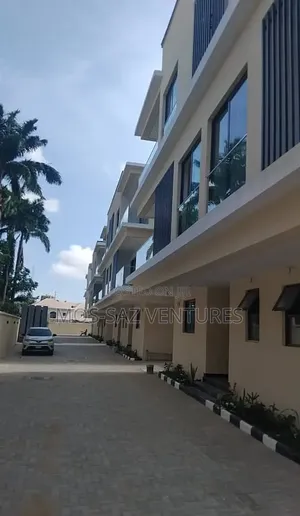 5bdrm Duplex in Parkview Estate for rent