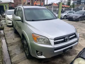Toyota RAV4 2.5 2010 Silver