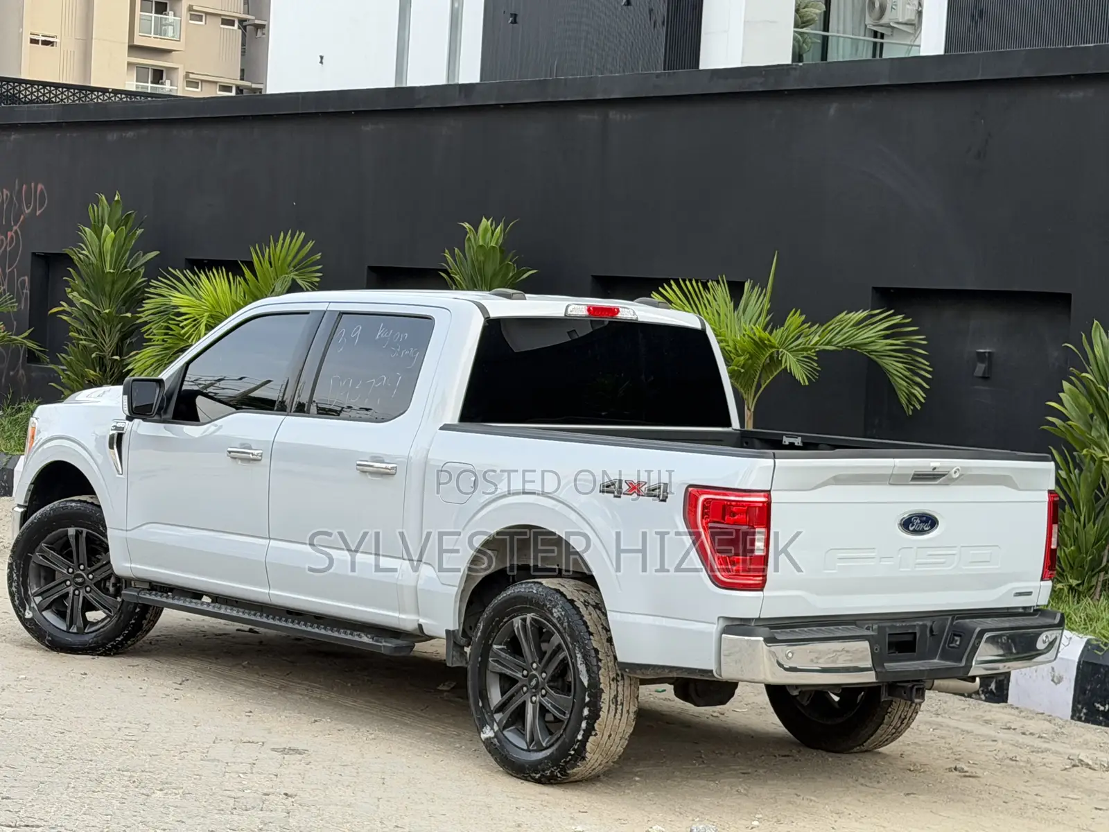 Ford F-150 2022 White