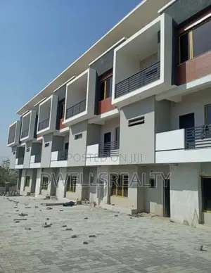 4bdrm Townhouse/Terrace in Boite 311, Life Camp for sale