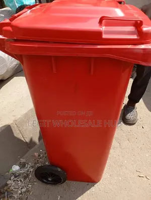 120 L Pedal Bin With Wheels