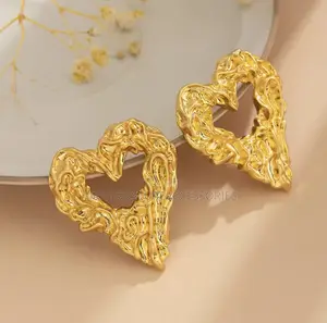 Molten Open Hearts Stud Earring