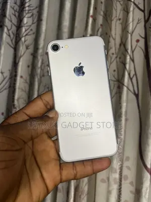 Apple iPhone 7 32 GB Silver
