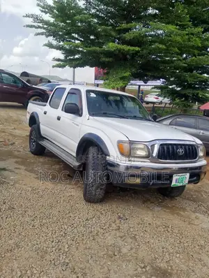 Toyota Tacoma 2004 White
