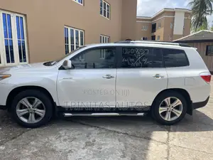 Toyota Highlander Limited 2012 White