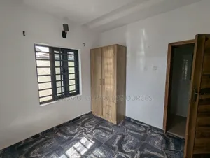 2bdrm Block of Flats in Oluyole for rent