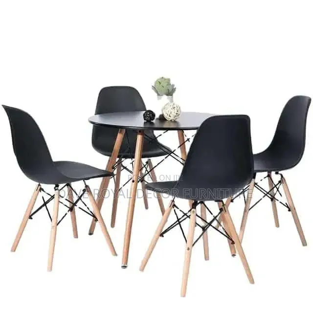 Quality Dinning Set by 4 Seaters