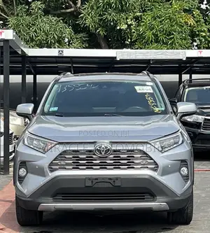 Toyota RAV4 Limited AWD 2019 Silver