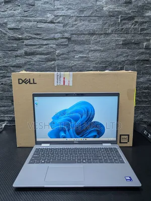 Laptop Dell Latitude 5550 16GB Intel Core Ultra 5 SSD 512GB
