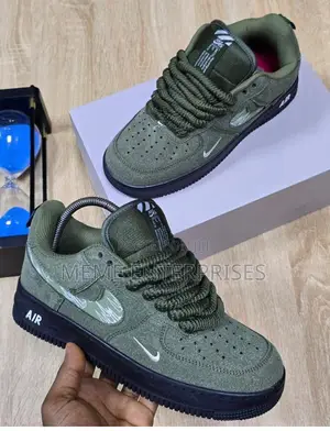 Demure_af1