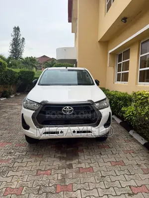New Toyota Hilux 2025 White