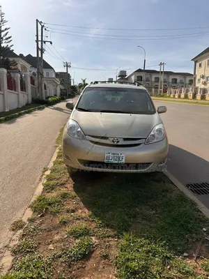 Toyota Sienna LE AWD 2008 Gold