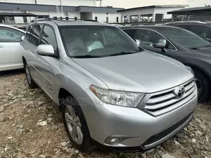 Toyota Highlander Limited 3.5l 4WD 2013 Silver