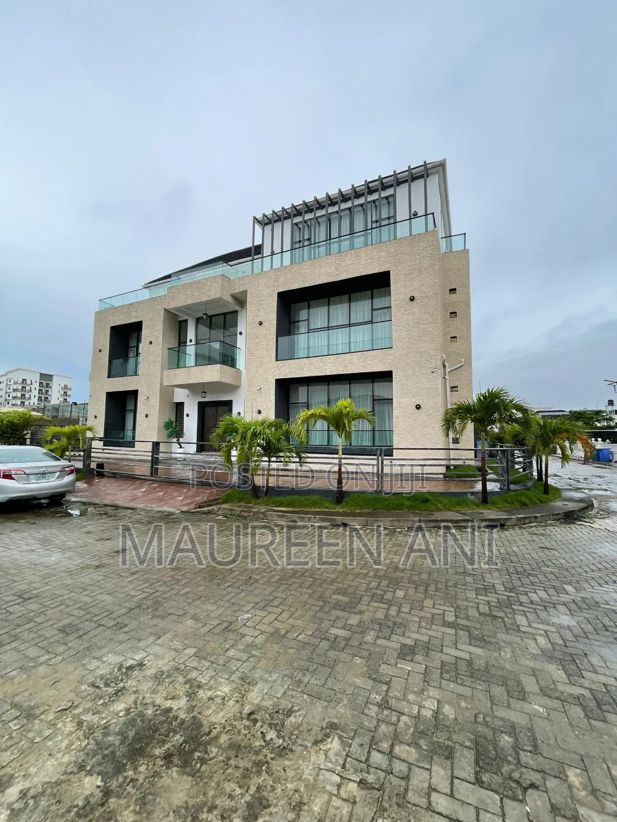5bdrm Duplex in Ikate for sale
