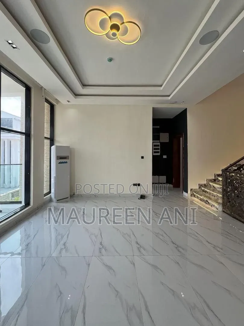 5bdrm Duplex in Ikate for sale
