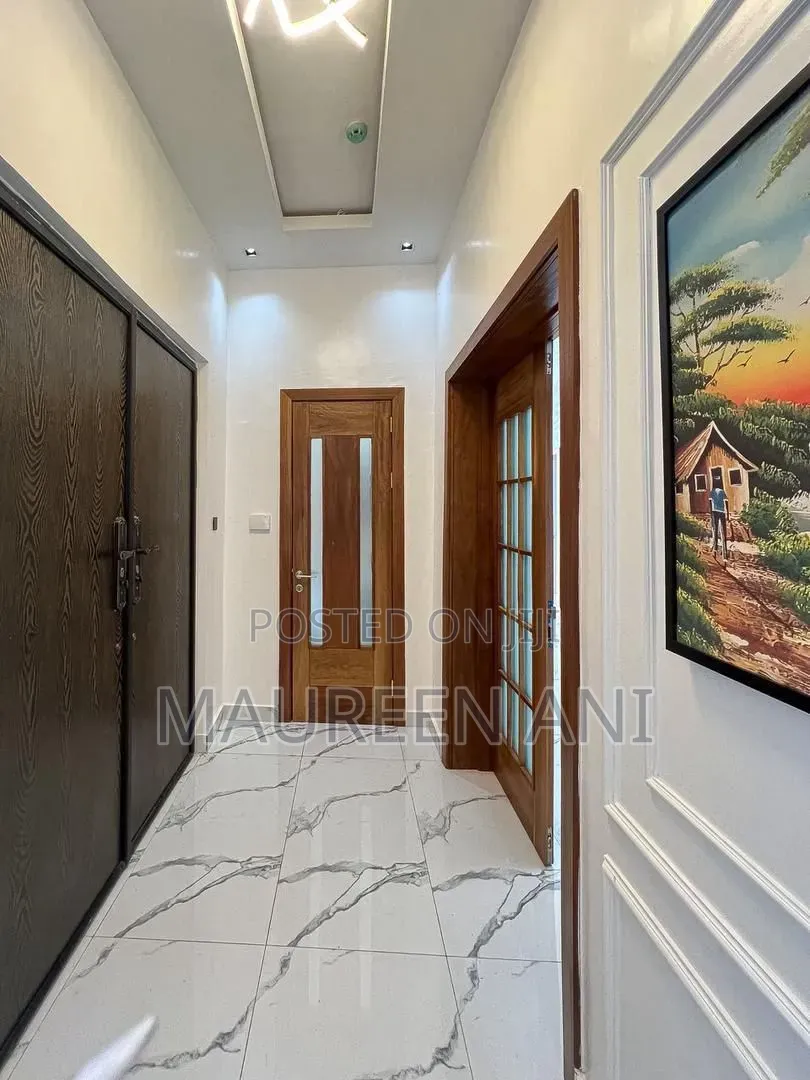 5bdrm Duplex in Ikate for sale