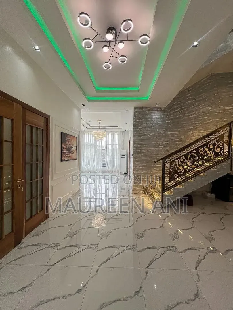 5bdrm Duplex in Ikate for sale