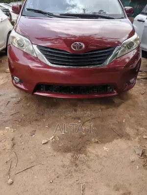 Toyota Sienna LE 7 Passenger 2010 Red