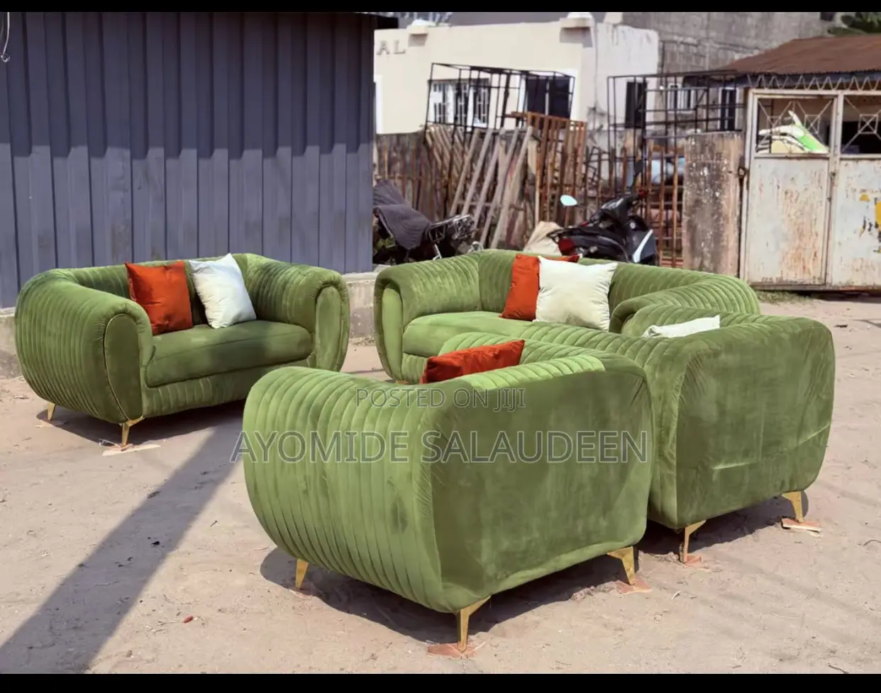 Set of Chair Available
