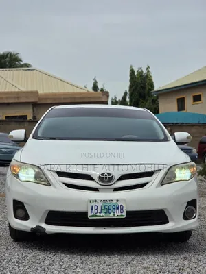 Toyota Corolla 2011 White