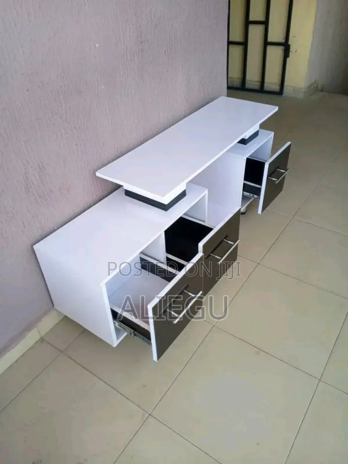 Nice and Quality Tv Bench