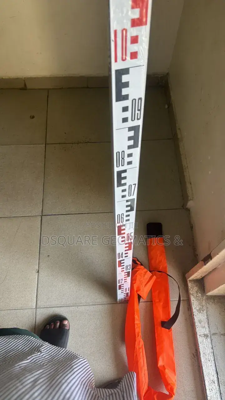 Leveling Staff
