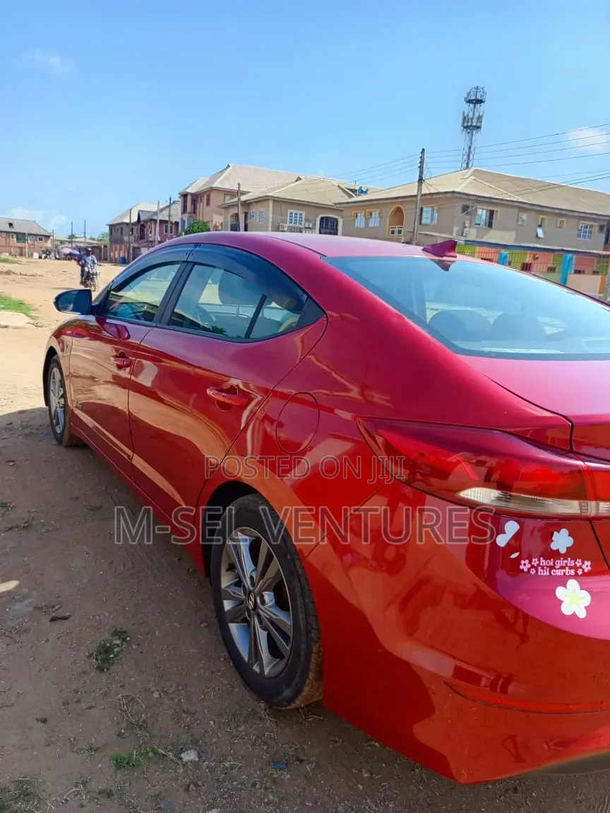 Hyundai Elantra 2014 Red