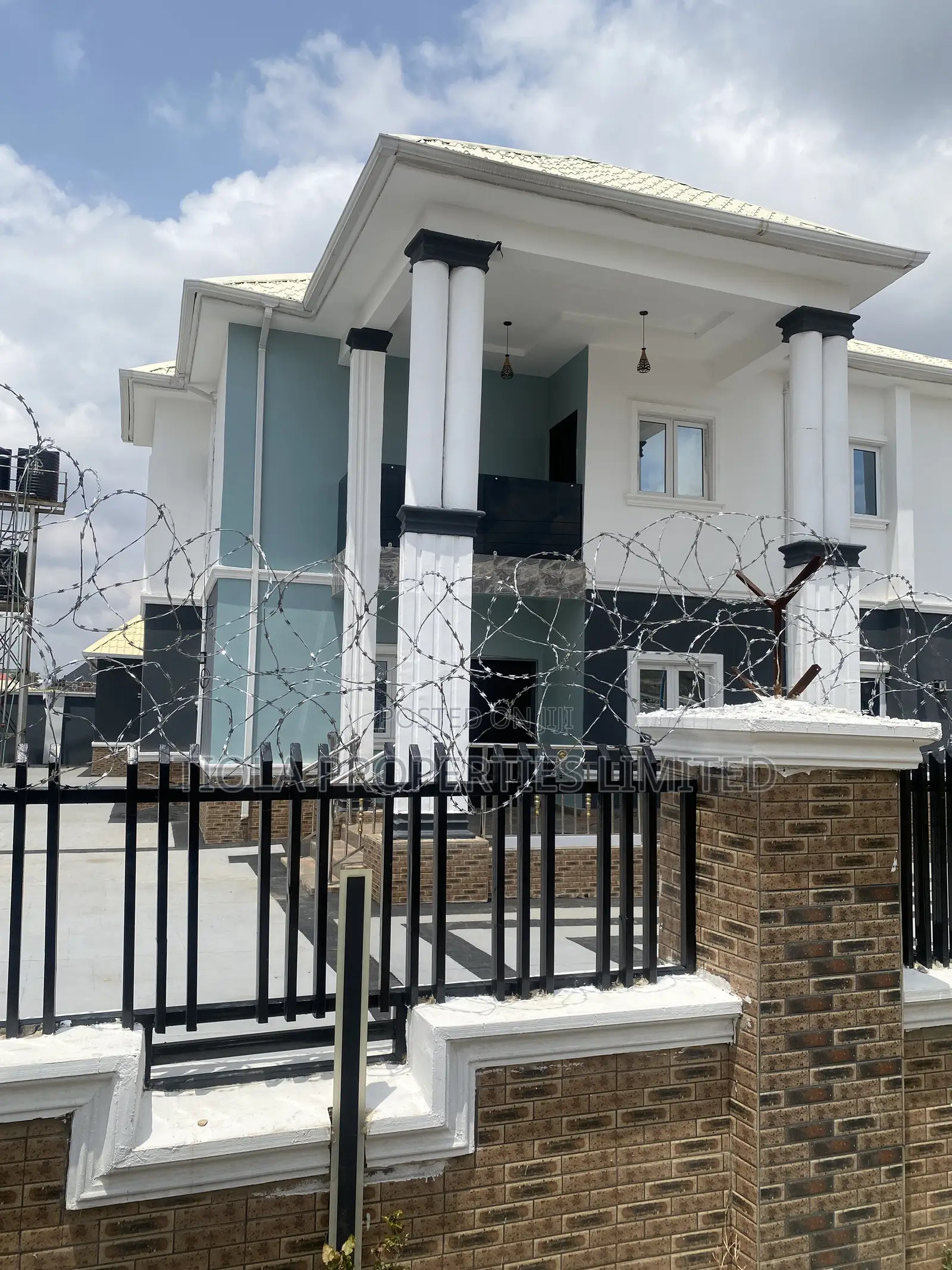 4bdrm Duplex in Oilspring Estate, Sabon Lugbe for rent
