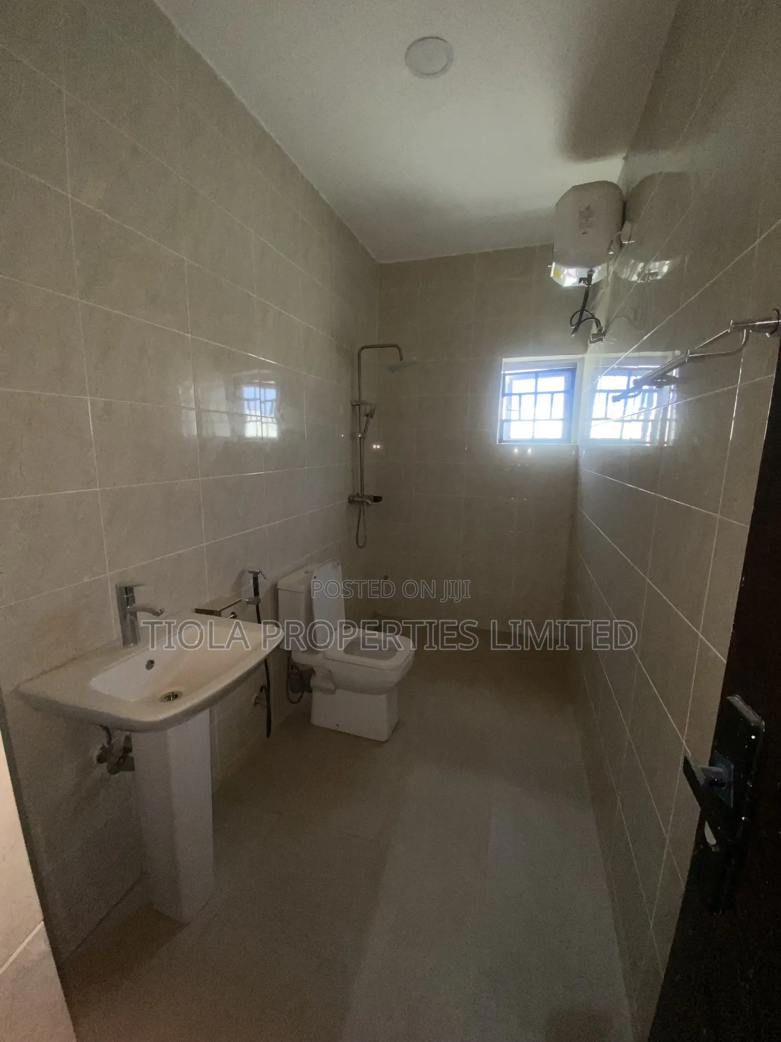 4bdrm Duplex in Oilspring Estate, Sabon Lugbe for rent