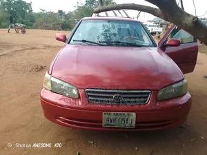 Toyota Camry LE 4dr Sedan (2.4L 4cyl 5M) 2002 Red