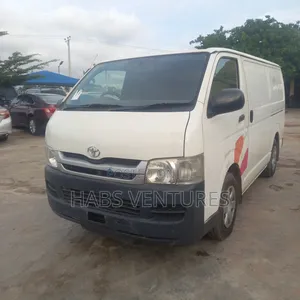 Toyota HiAce 2006 White
