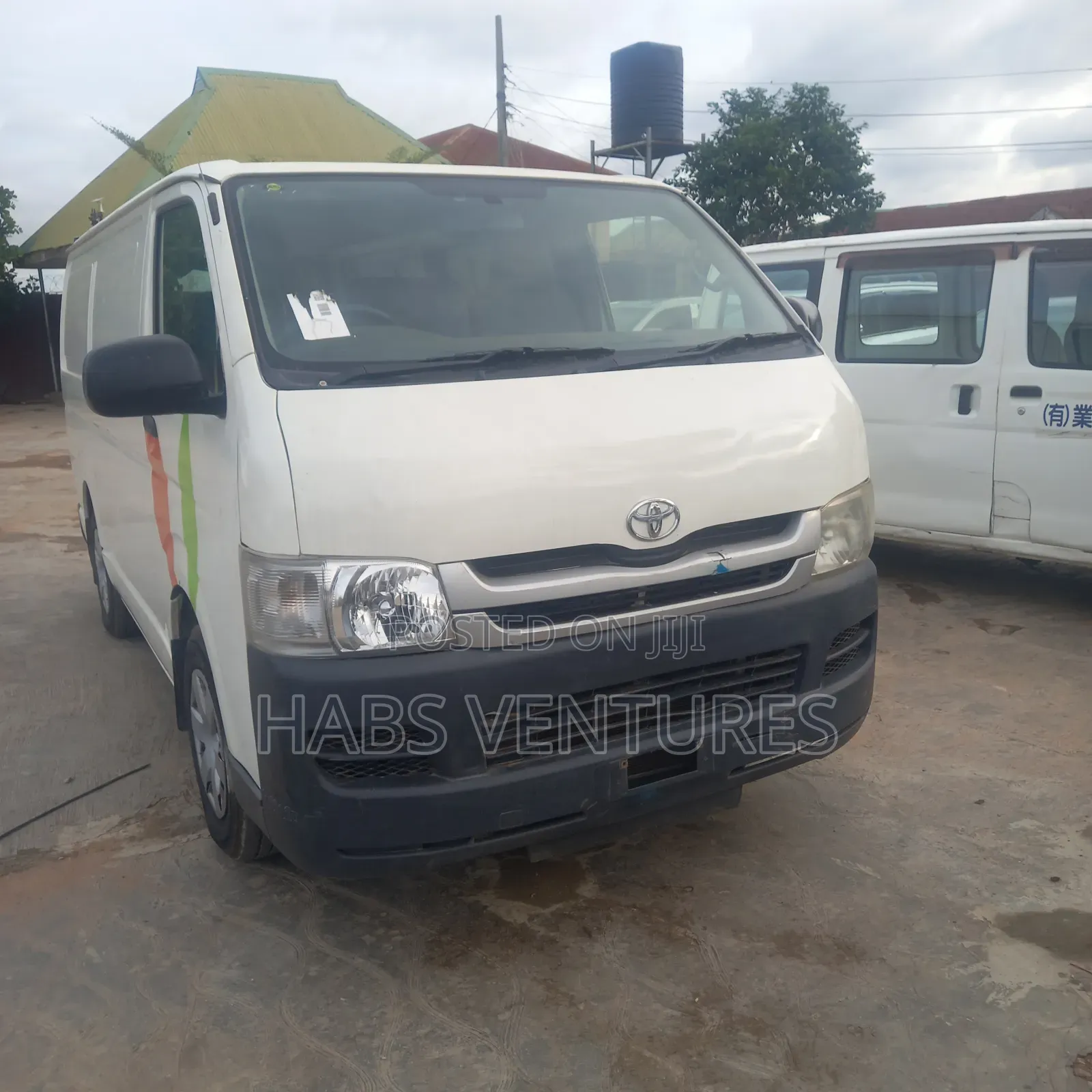 Toyota HiAce 2006 White