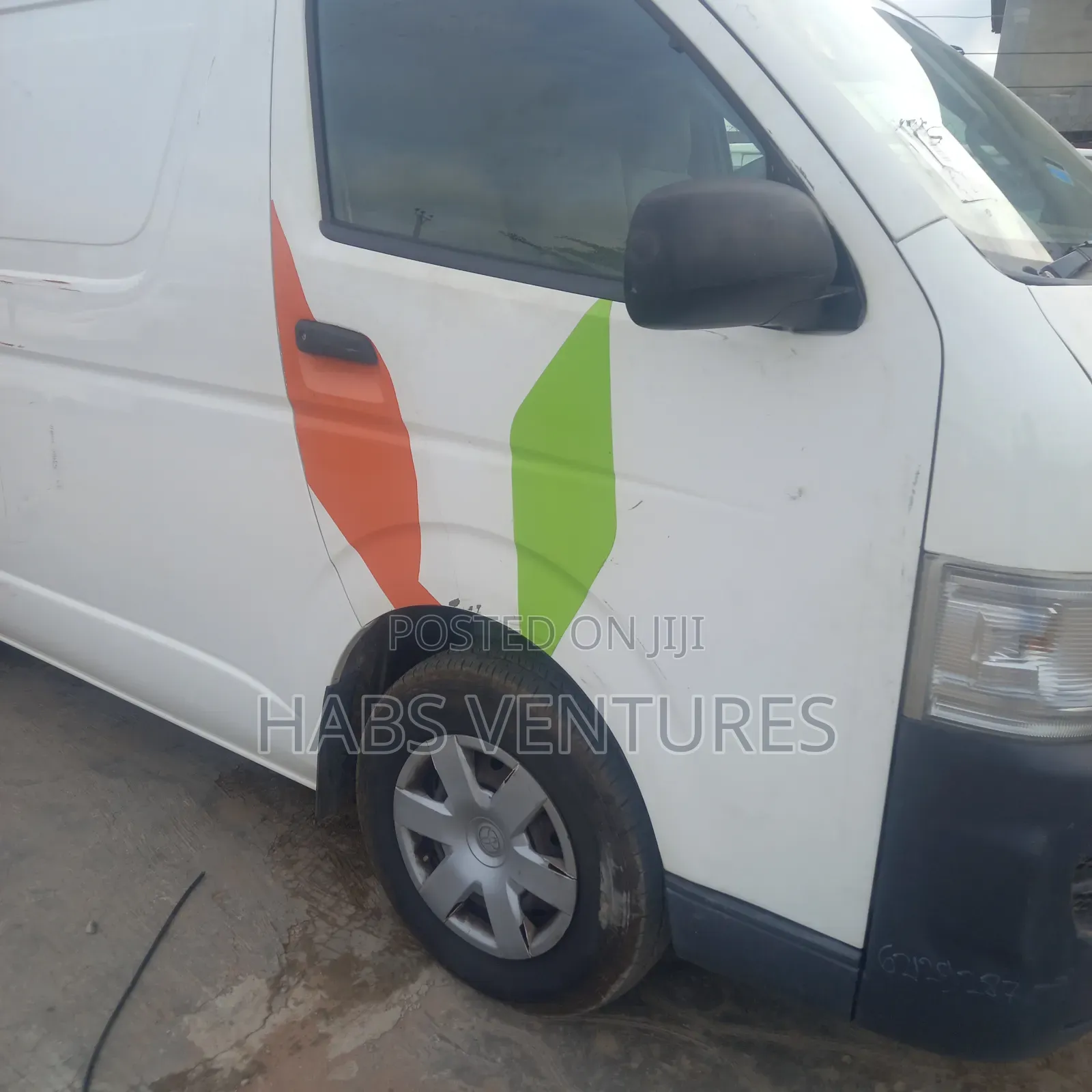 Toyota HiAce 2006 White
