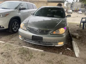 Toyota Camry 2005 Gray