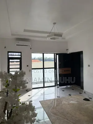 2bdrm Block of Flats in Lekki Conservation, Chevron for rent
