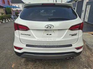 Hyundai Santa Fe SE Ultimate AWD 2017 White