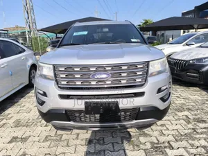 Ford Explorer XLT 4dr SUV (3.5L 6cyl 6A) 2016 Gray