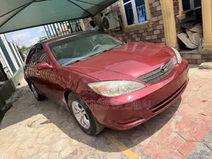 Toyota Camry LE 4dr Sedan (2.4L 4cyl 5M) 2004 Red