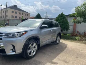 Toyota Highlander Limited 4dr SUV AWD (3.5L 6cyl 6A) 2015 Silver