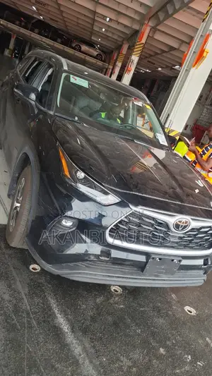 Toyota Highlander XLE FWD 2023 Black