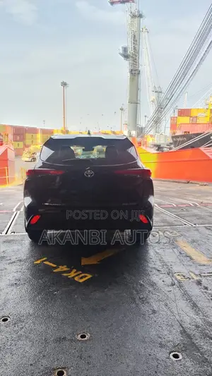 Toyota Highlander XLE FWD 2023 Black