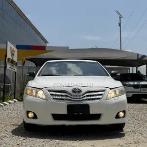 Toyota Camry LE 4dr Sedan (2.5L 4cyl 6AM) 2010 White