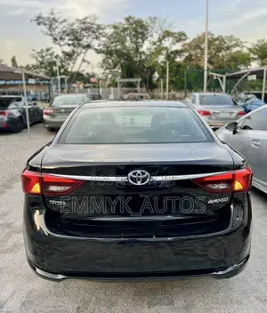 Toyota Avensis 2016 Black