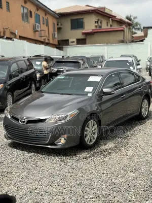 Toyota Avalon XLE 4dr Sedan (3.5L 6cyl 6A) 2014 Gray