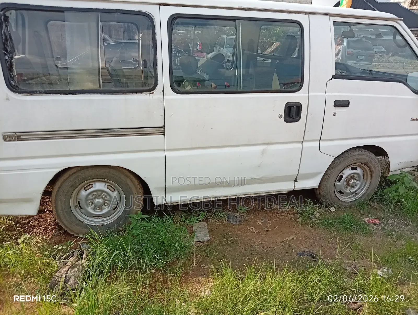 Mitsubishi L300 2004 White