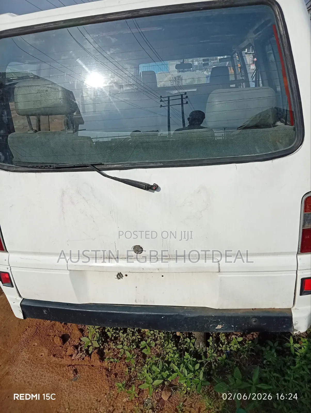 Mitsubishi L300 2004 White